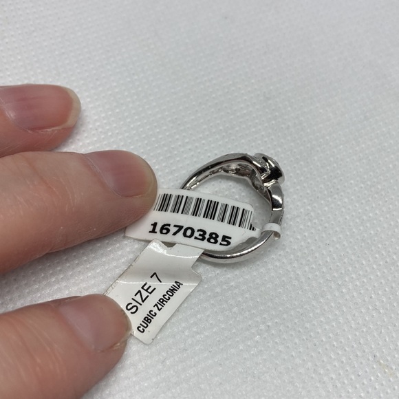 NWT Simulated Diamond’s Ring Round Cut Stone’s in Silvertone. J83 - Picture 7 of 7